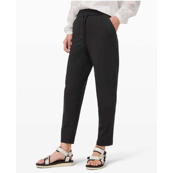 Lululemon Keep Moving Pant 7/8 High Rise Black Relaxed Fit Travel Tapered 6 - Picture 1 of 6